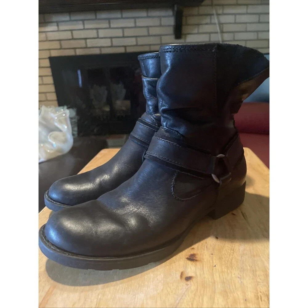 Born Boots Women's 8 Black Leather Ankle Biker Buckle Zip Booties Grunge Goth